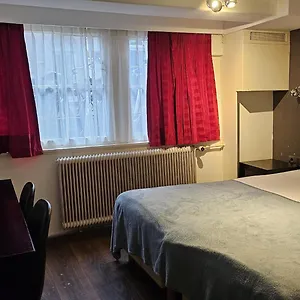 2* Hotel Quentin Golden Bear