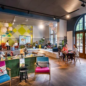  Hostal Stayokay Oost